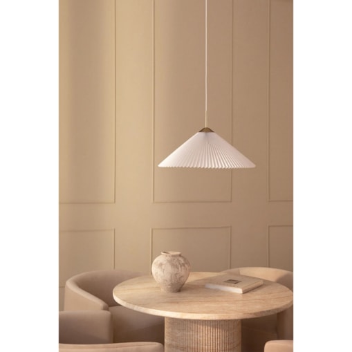 Lampa wisząca ze złotego metalu i tkaniny, biała Plisse Ø57,5 cm
