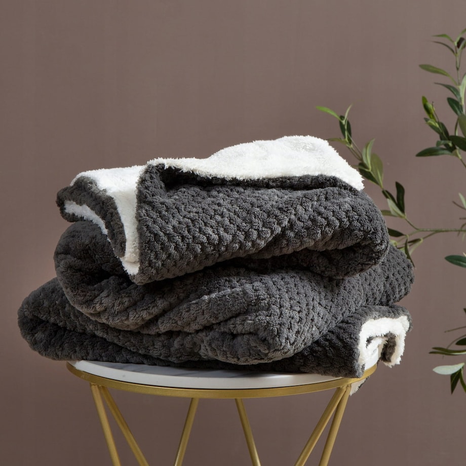 Grafitowy Koc Narzuta z Mikrofibry Baranek 150x200 Sherpa