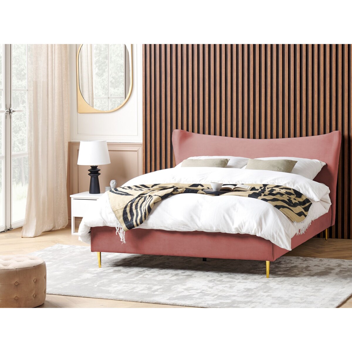 Łóżko welurowe 180 x 200 cm różowe CHALEIX