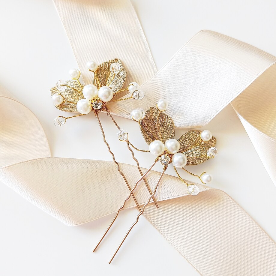 Komplet złotych kokówek z listkami i perełkami