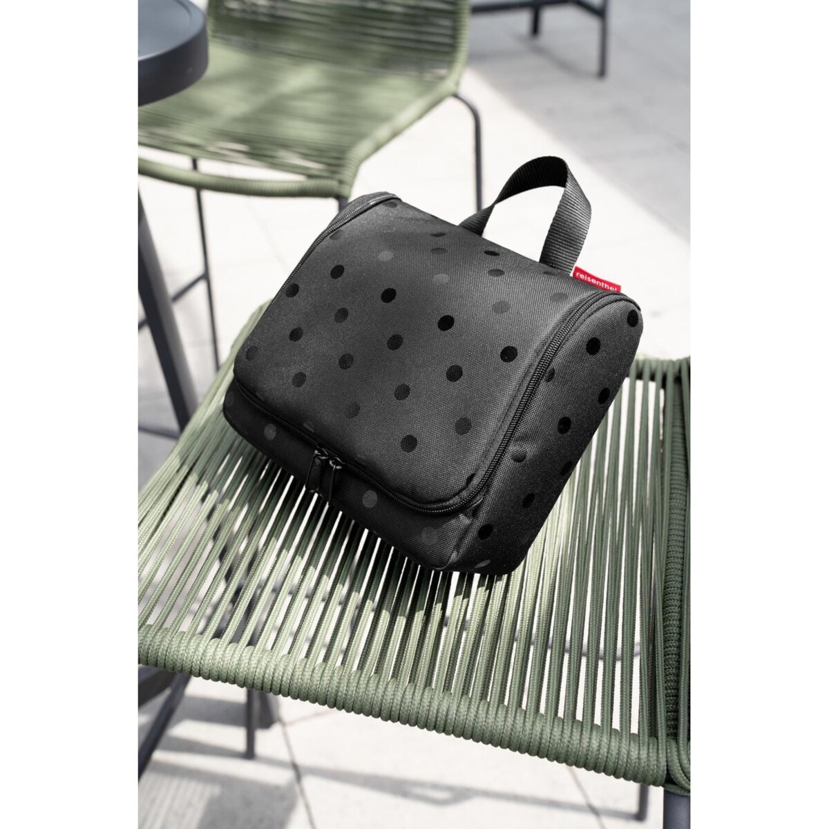 Kosmetyczka TOILETBAG, glossy dots black