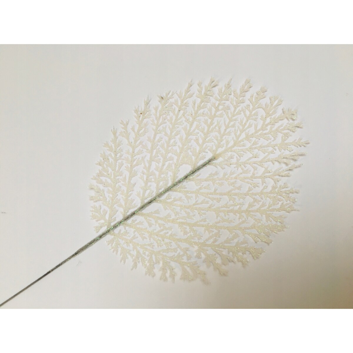 BROKATOWA GAŁĄZKA BIAŁA LIŚĆ paproć do dekoracji święta stroik choinka