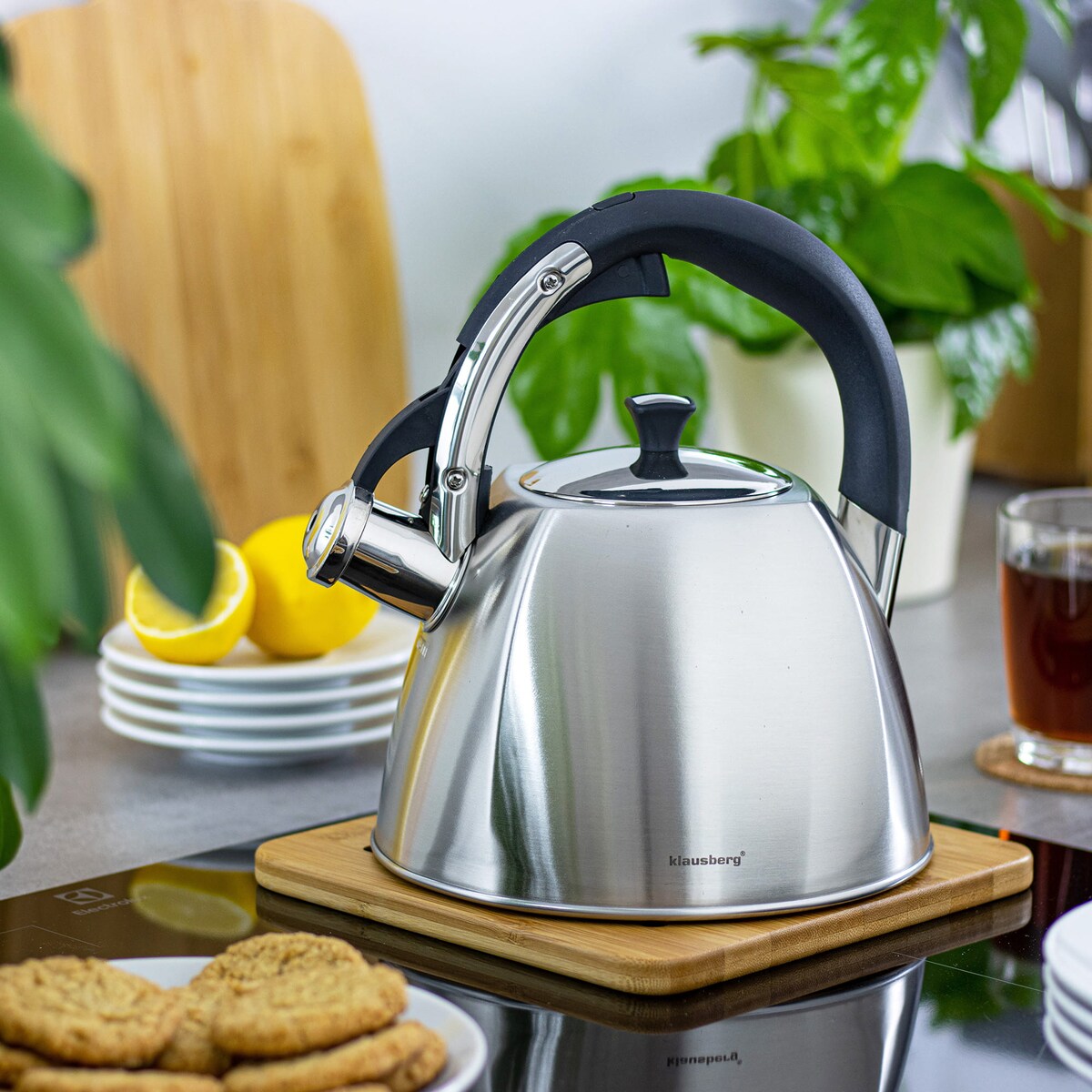 Czajnik stalowy z gwizdkiem 2.2L srebrny Inox KLAUSBERG