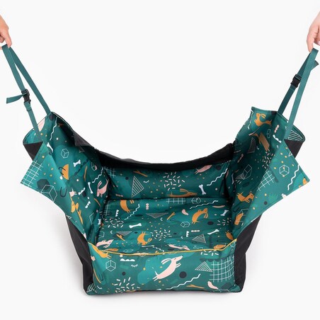 Fotelik do samochodu "Psy na jawie"