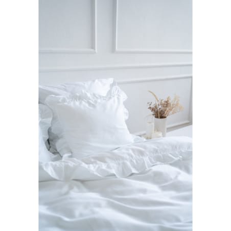 Poszewka satynowa z falbanką pure white 40 x 40 cm