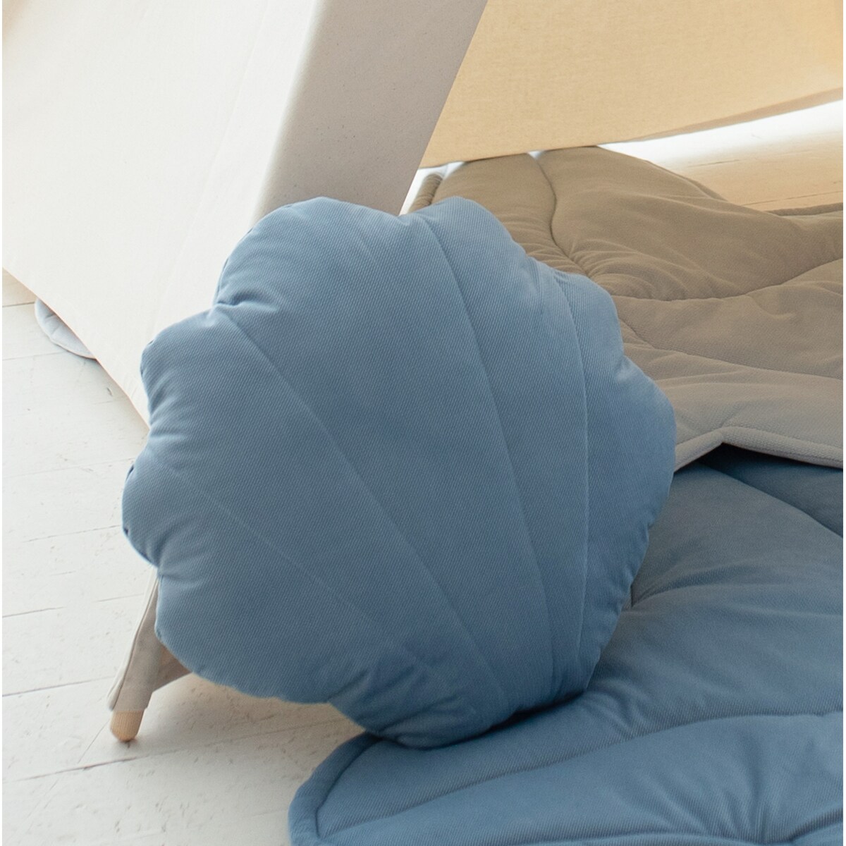 Poduszka muszelka Velvet Blue Shell