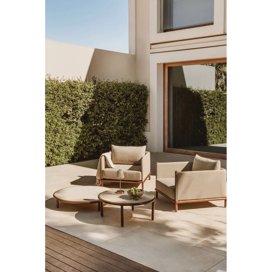 Zestaw ogrodowy: 2 fotele i 2 stoliki kawowe z drewna akacjowego Olivia