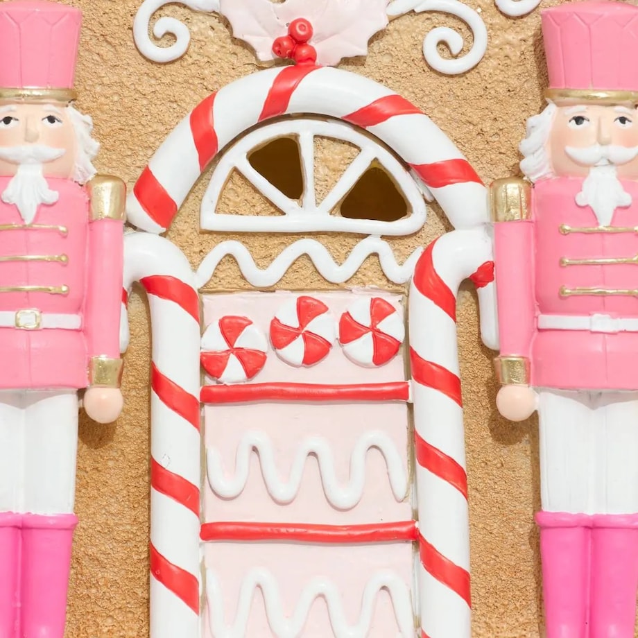 Piernikowy domek z różowymi dziadkami do orzechów 25,5 cm