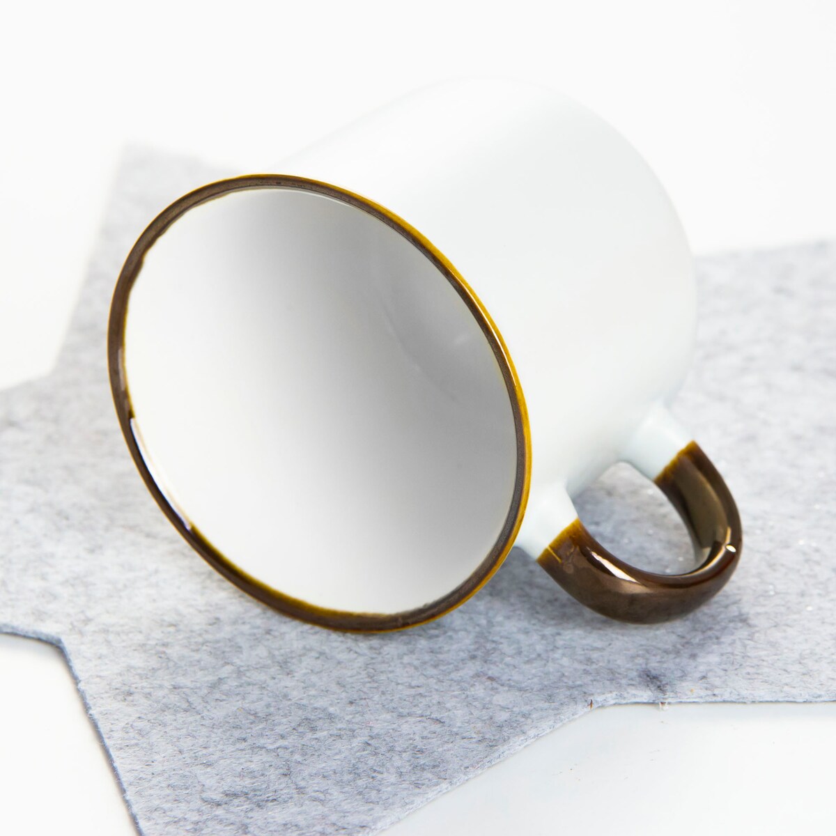 Kubek Porcelanowy Świąteczny Boże Narodzenie 400 Ml Biało-Złoty Renifer