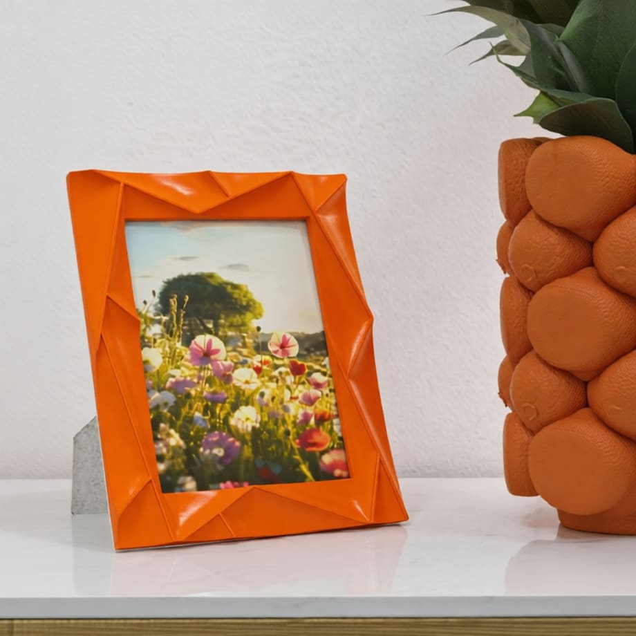 Ramka na zdjęcia Orangy, zdjęcie 15 x 20 cm, kolor pomarańczowy, żywica syntetyczna, rama 20,8 x 2 x 26 cm, na fotografie i portrety, Mauro Ferretti