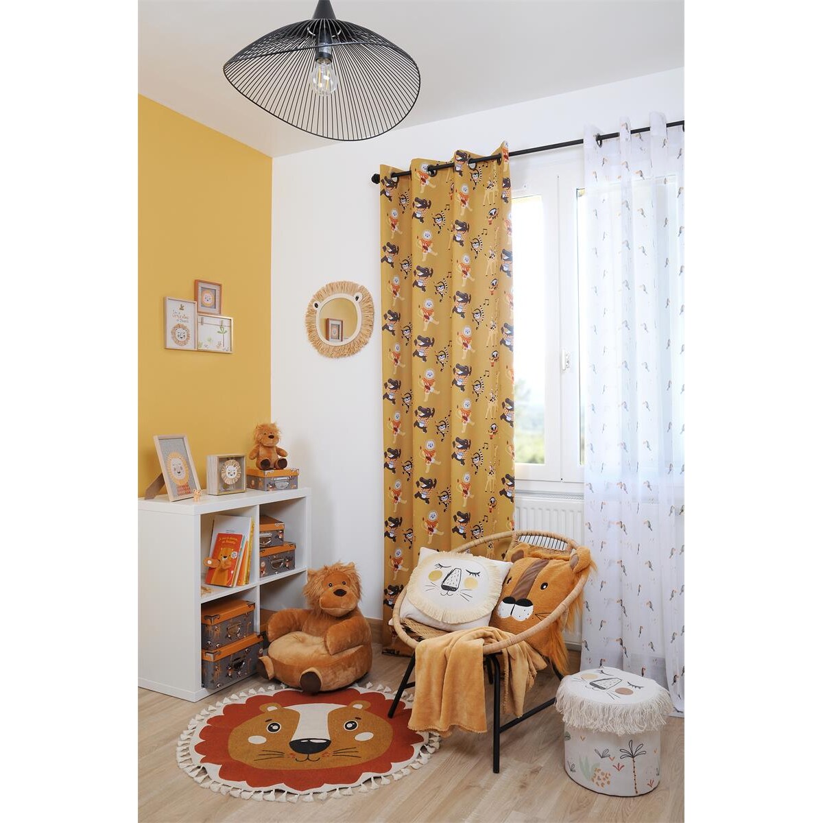 Poduszka dziecięca z uszkami ZIMBA lewek 40 x 40 cm