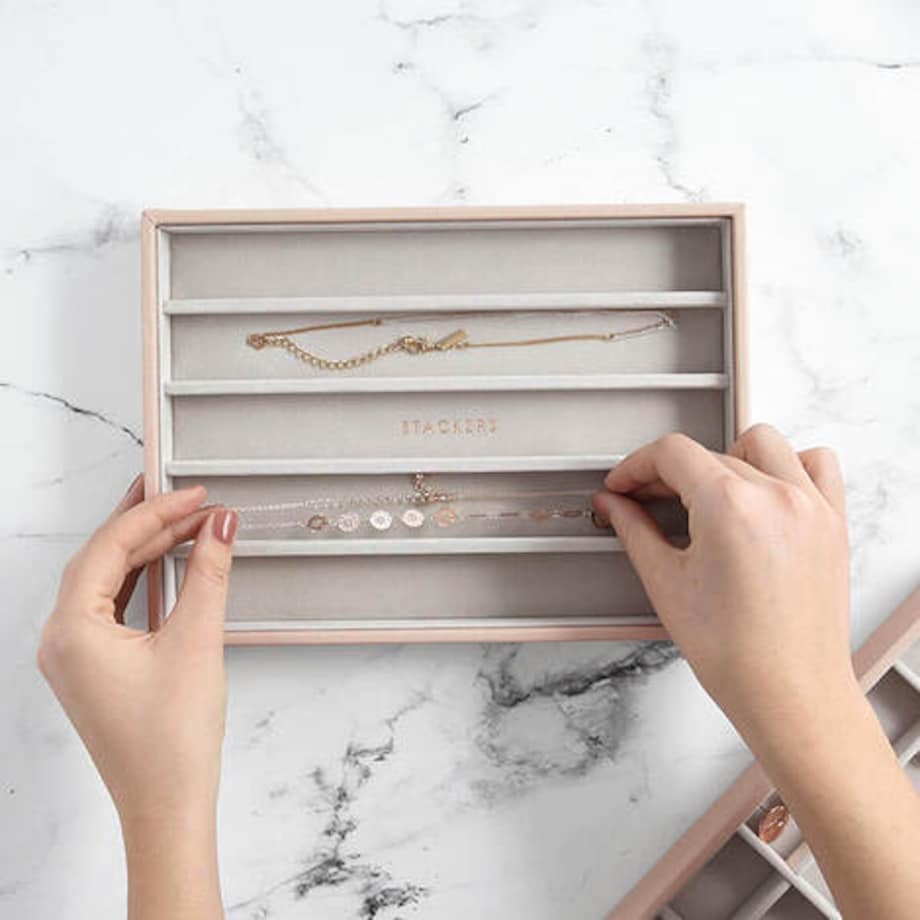 Szkatułka na biżuterię Stackers pięciokomorowa classic jasnobeżowa lniana