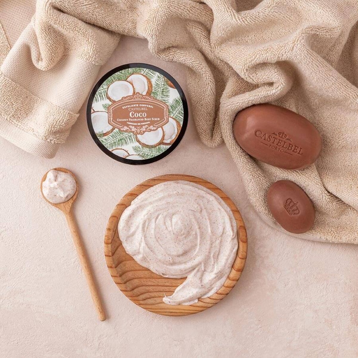 Peeling do ciała Castelbel kokosowy 240g
