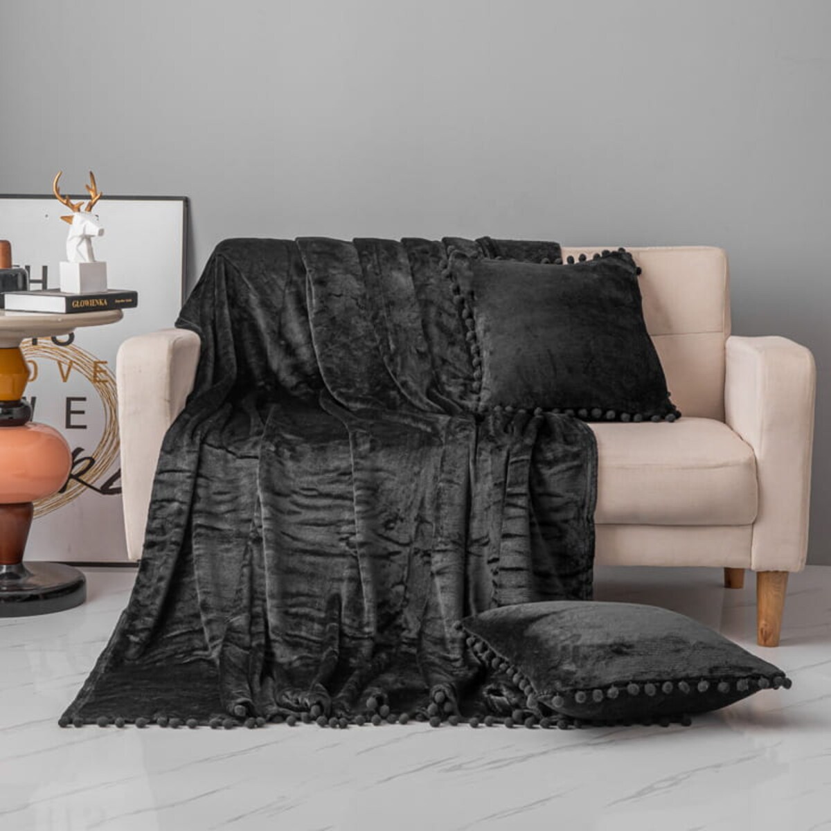 Poszewka Dekoracyjna z Pomponami 40 x 40 Pompie Czarna Ozdobna na Kanapę