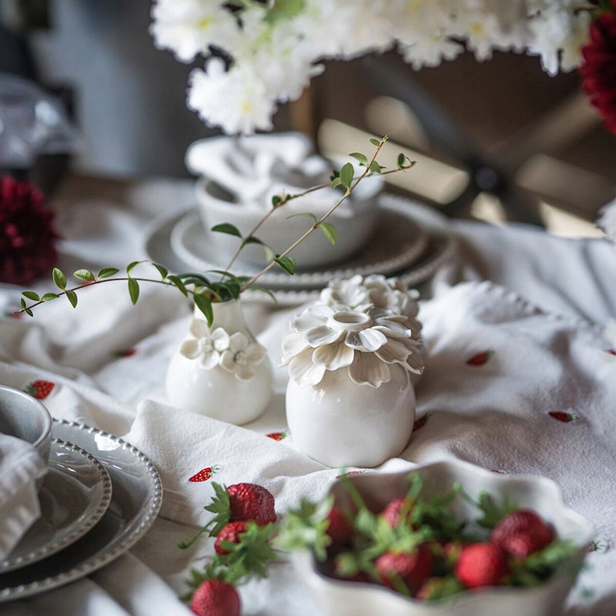 MAŁY WAZONIK MINI WAZON BIAŁY CERAMICZNY NA GAŁĄZKĘ KWIATY SKANDYNAWSKI
