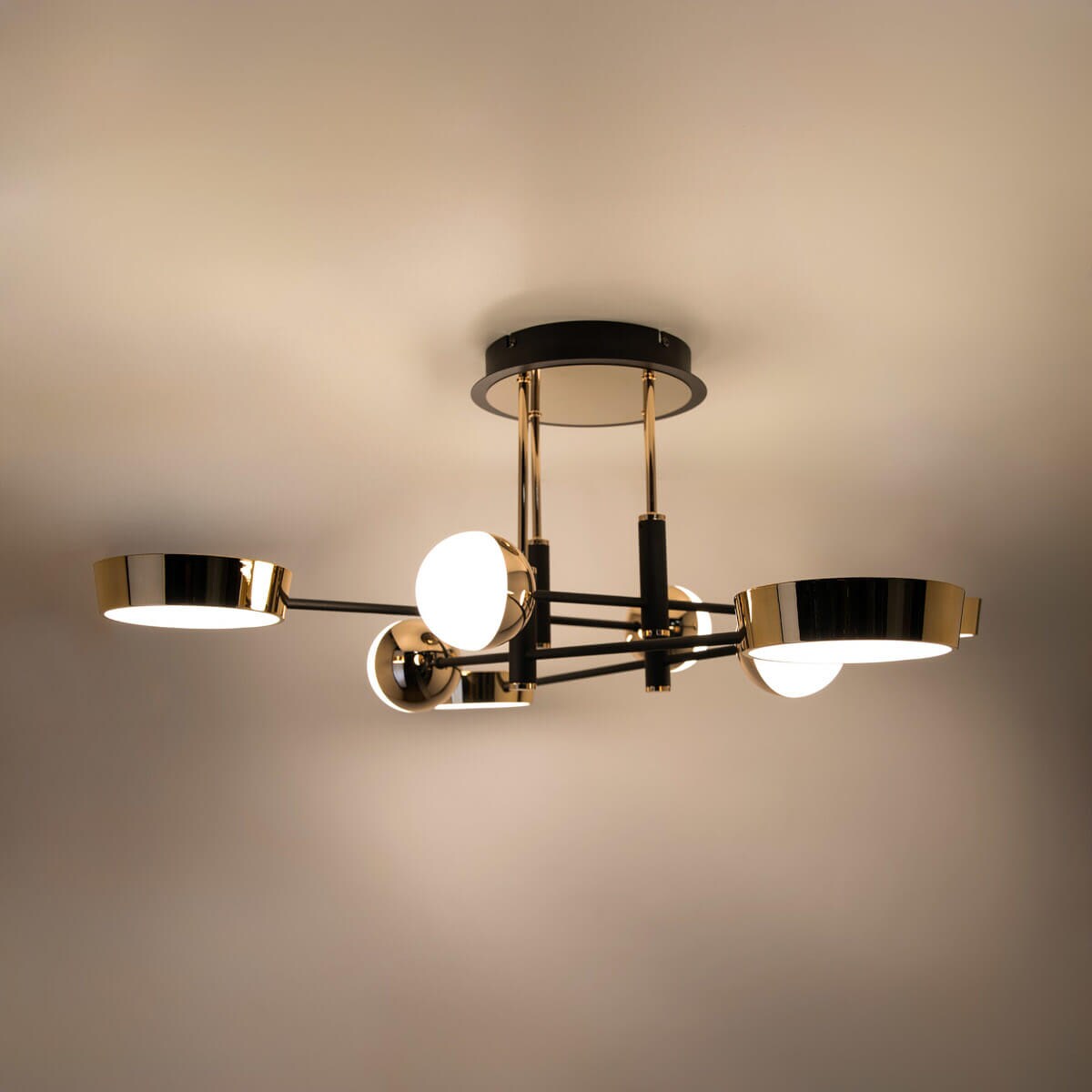 Sufitowa lampa LED Lara MX7170-8-3BGT Zumaline 55W 3000K czarna złota