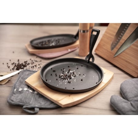 PATELNIA TALERZ ŻELIWNE na desce jedzenie stek mięso warzywa na gorąco box