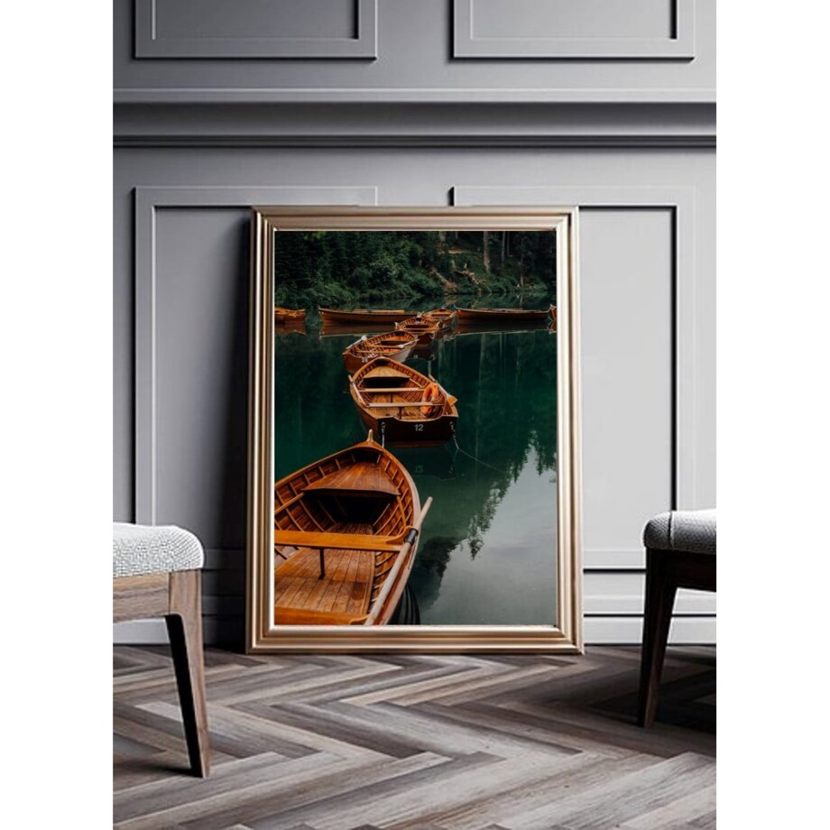 Poster Story, Plakat, Obraz - Drewniane Łodzie na Wodzie, wymiary 30 x 42 cm