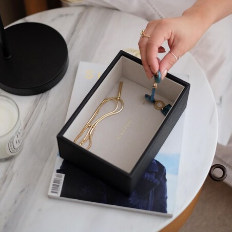 Szkatułka na biżuterię Stackers open mini czarna velvet