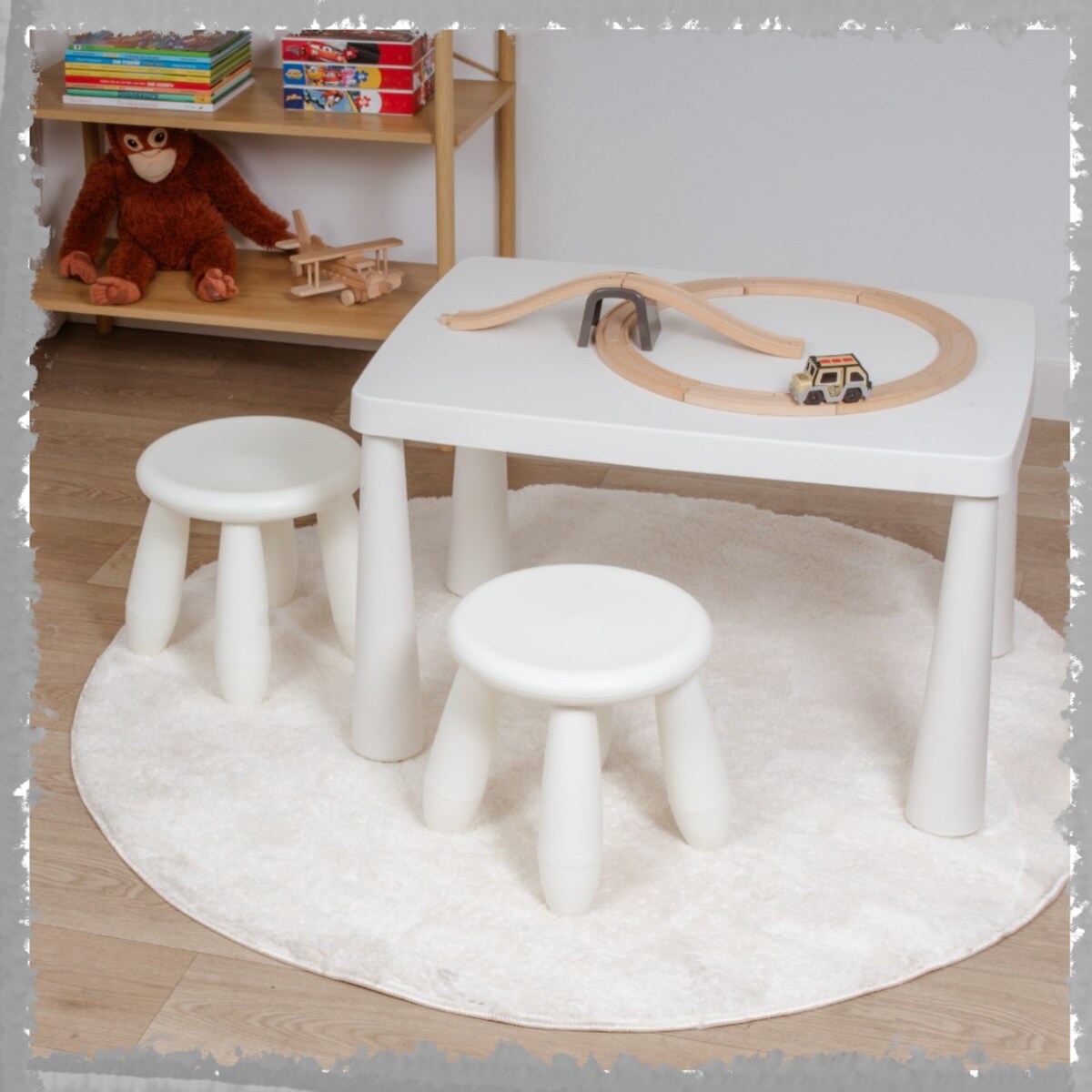 Stolik dla dzieci biały plastikowy do pokoju dziecka dziecięcy