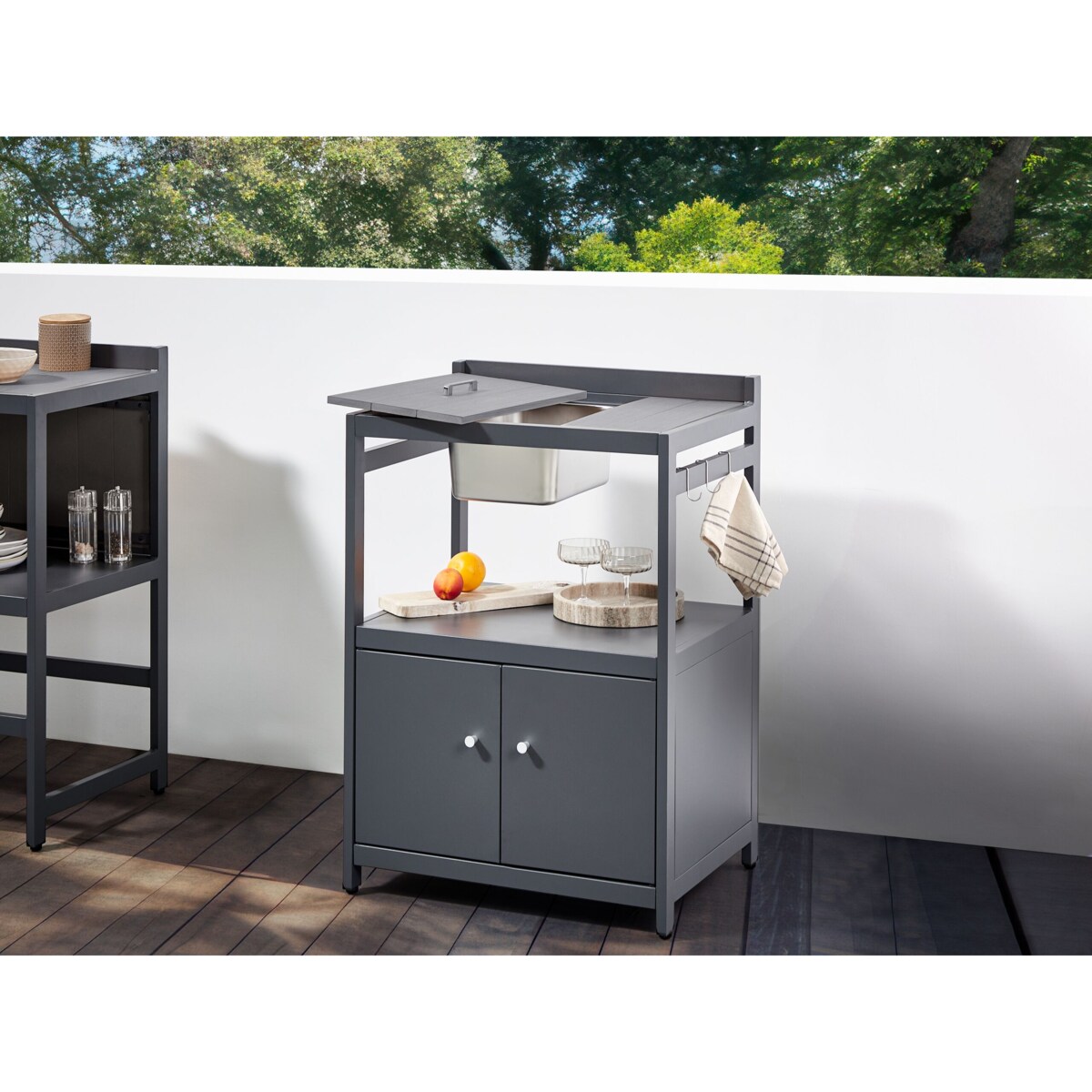 3 częściowa kuchnia ogrodowa szafka i wyspa ze zlewem szara ORTISEI