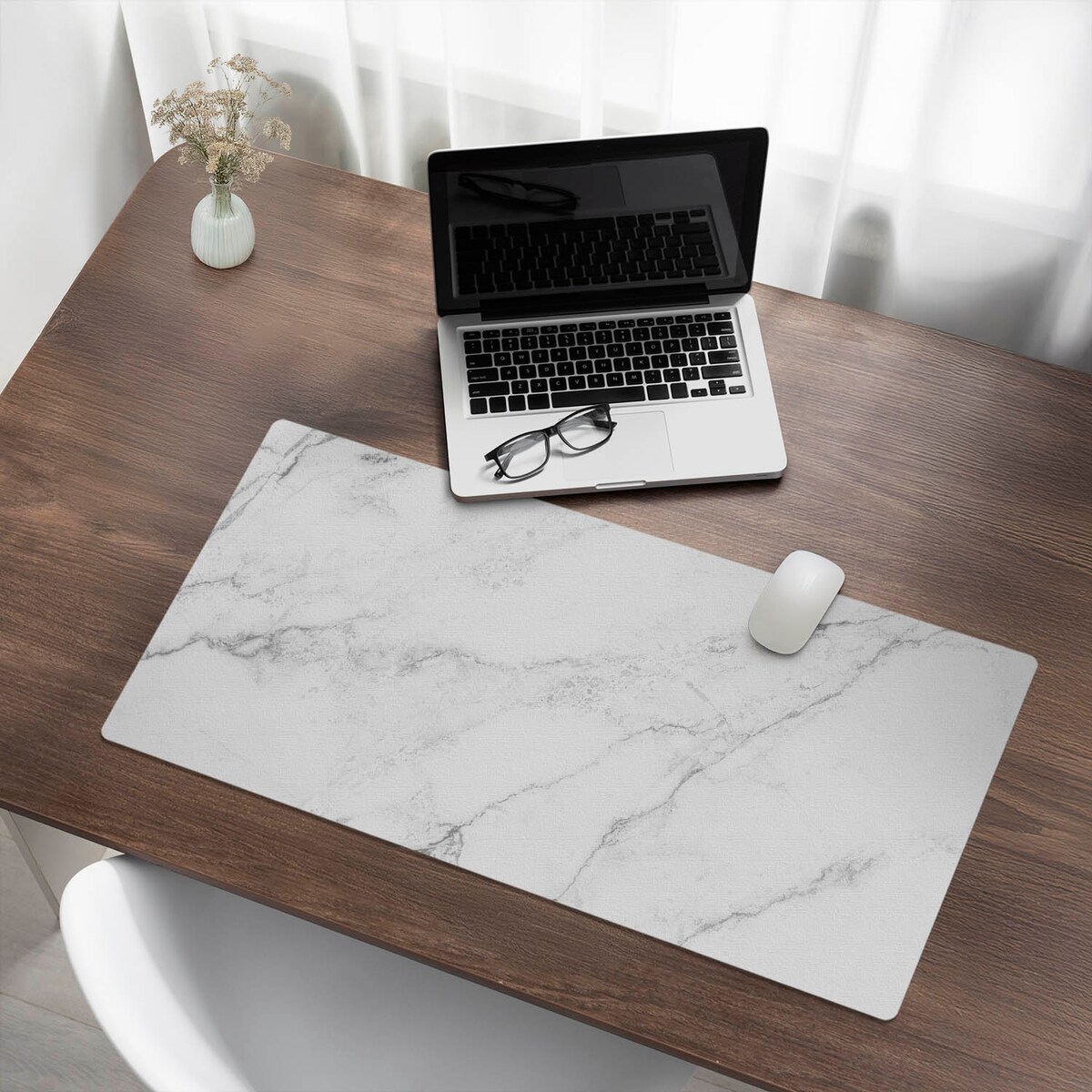 Biała mata na biurko Marmurowe żyłki, 90x45 cm