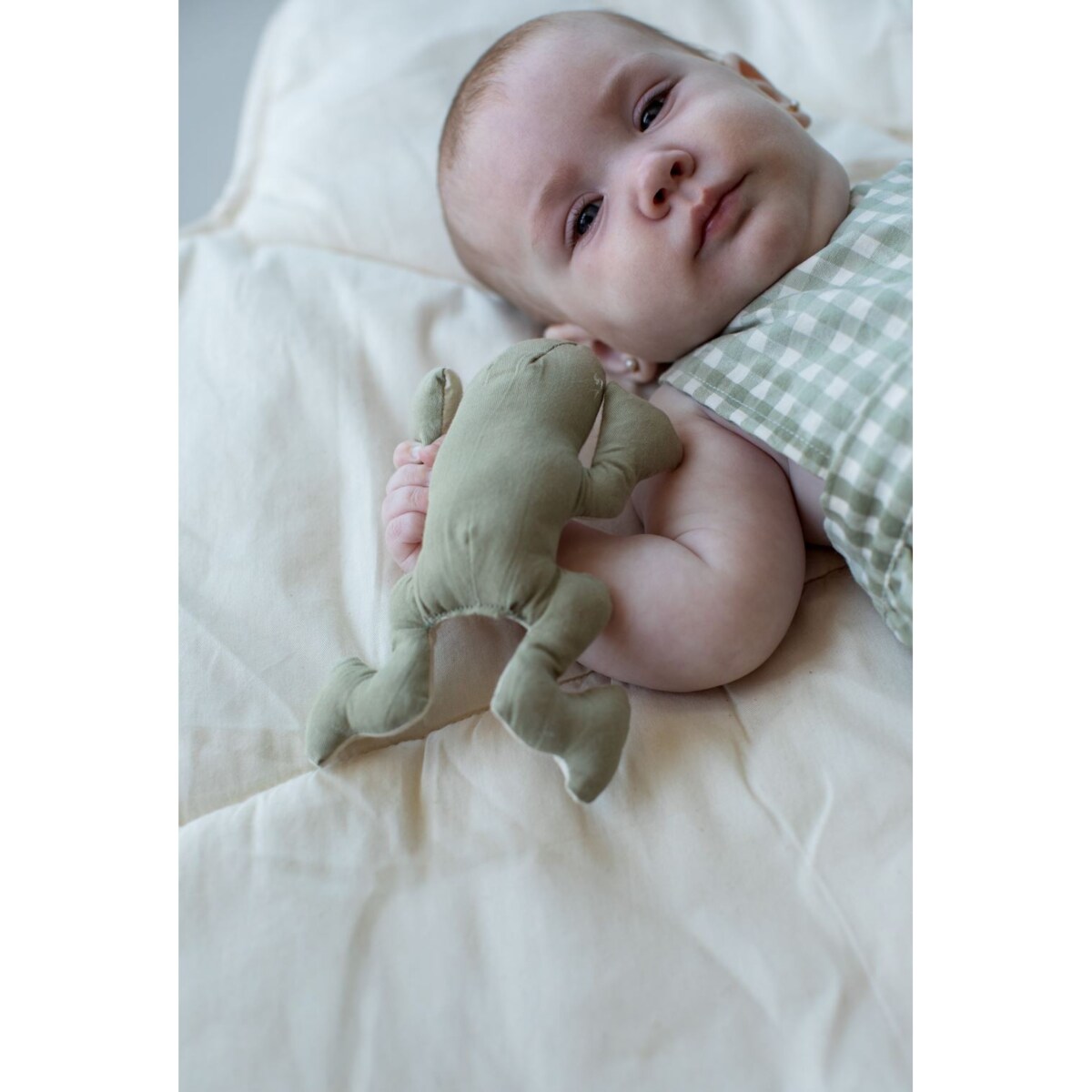 Zestaw 3 zabawek szeleszczących wraz z grzechotką Lily Pond Lorena Canals