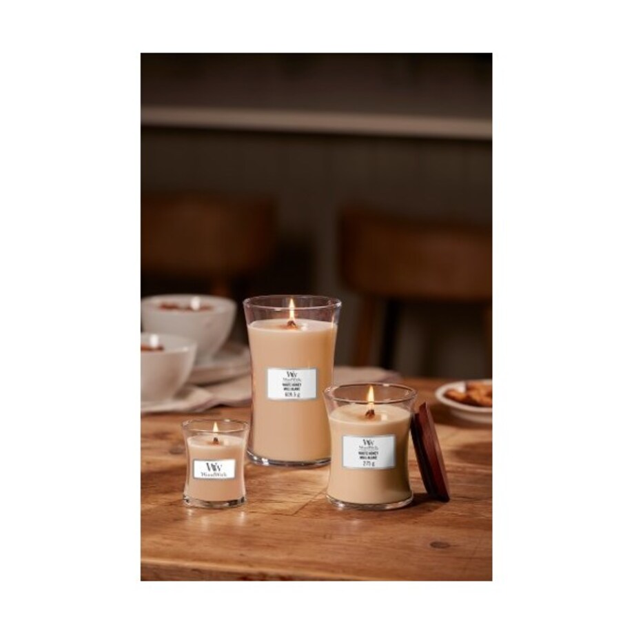 WoodWick świeca średnia WHITE HONEY