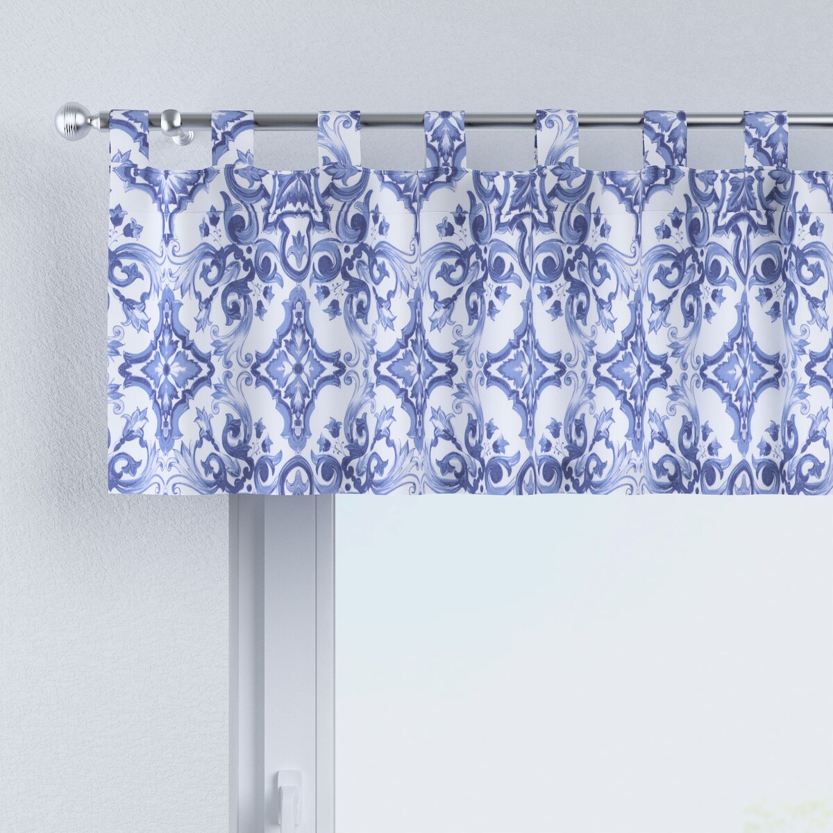 Lambrekin na szelkach 260x40 niebieskie wzory na białym tle