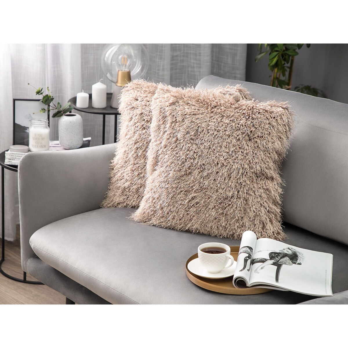 2 poduszki dekoracyjne włochacze 45 x 45 cm beżowe CIDE