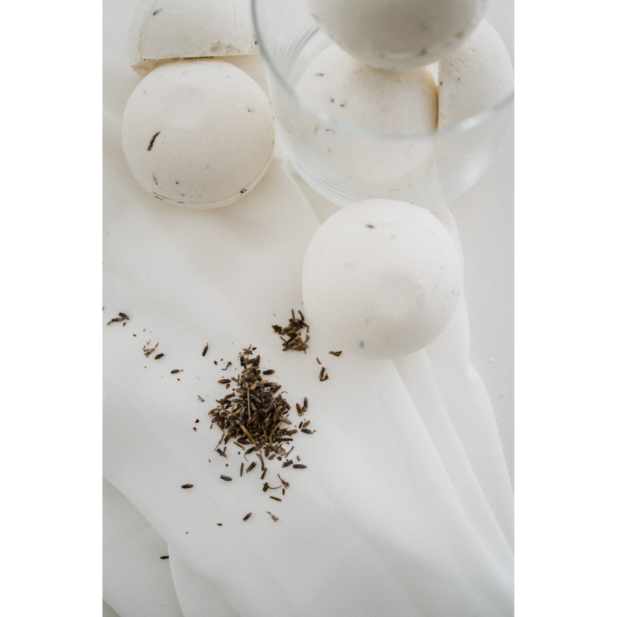 Relaksująca kula do kąpieli CALM LAVENDER Relaxing Bath bomb