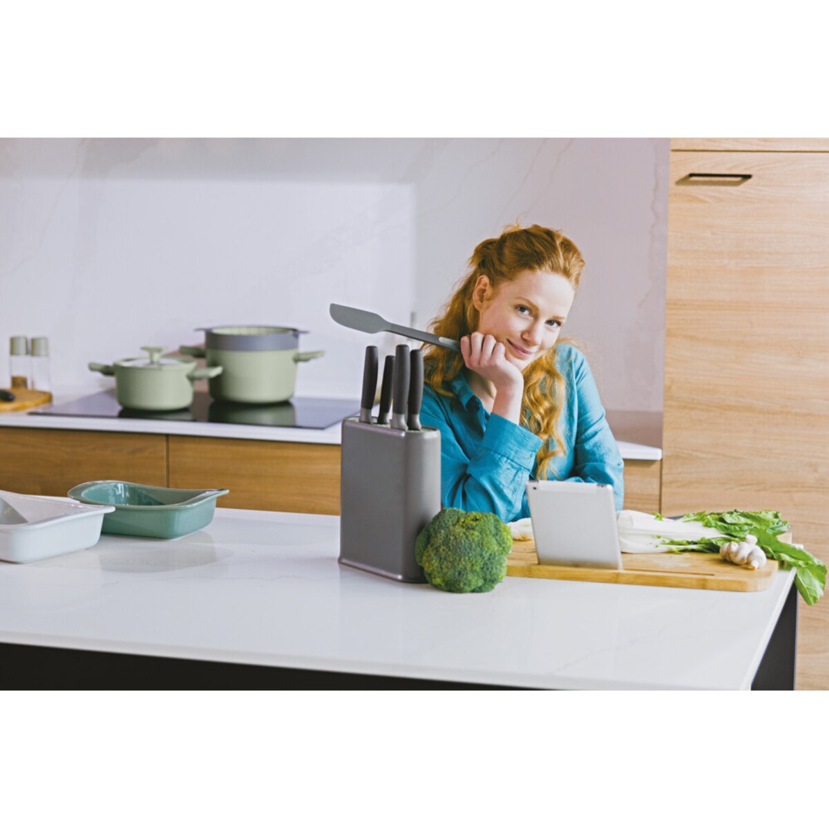 Bambusowa deska do krojenia z podstawką pod tablet, 45 x 40 cm Balance BergHOFF