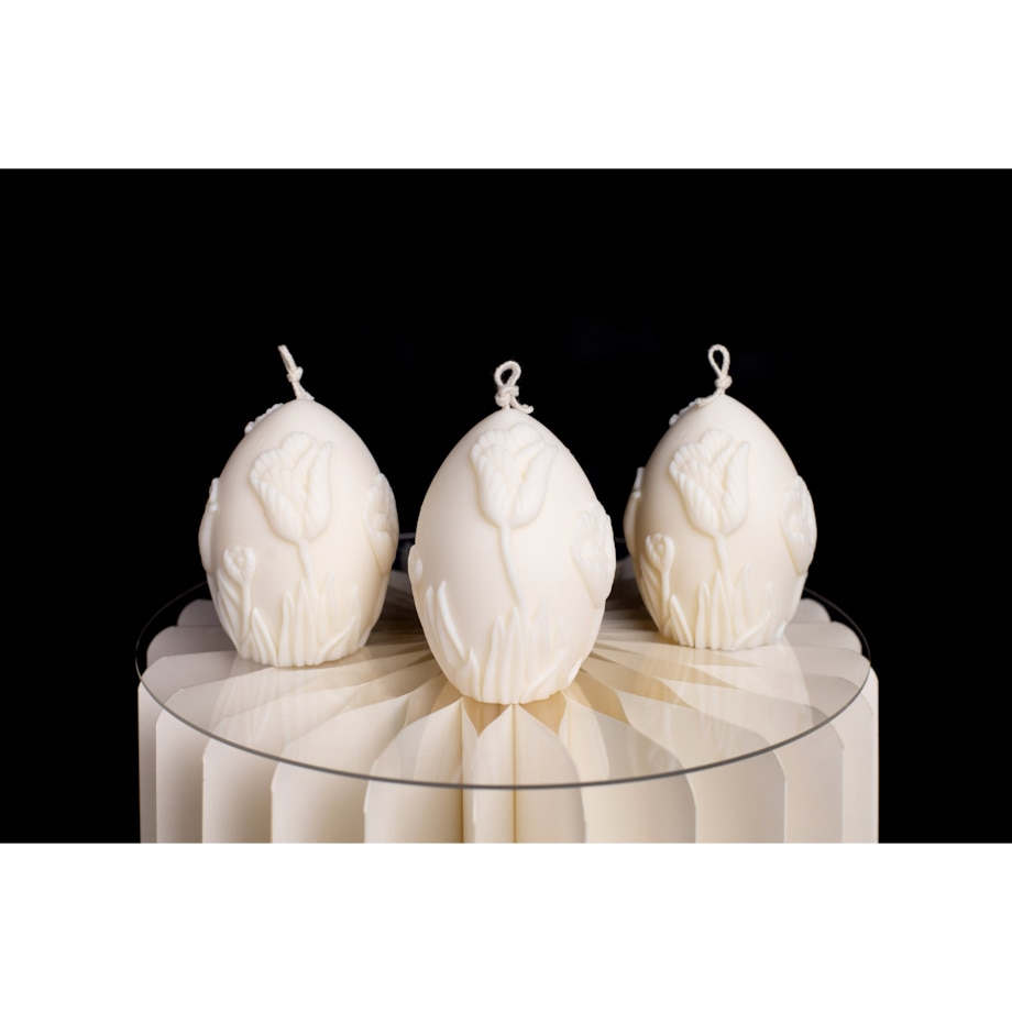 Świeca wielkanocna pisanka z tulipanami – wiosenna dekoracja świąteczna