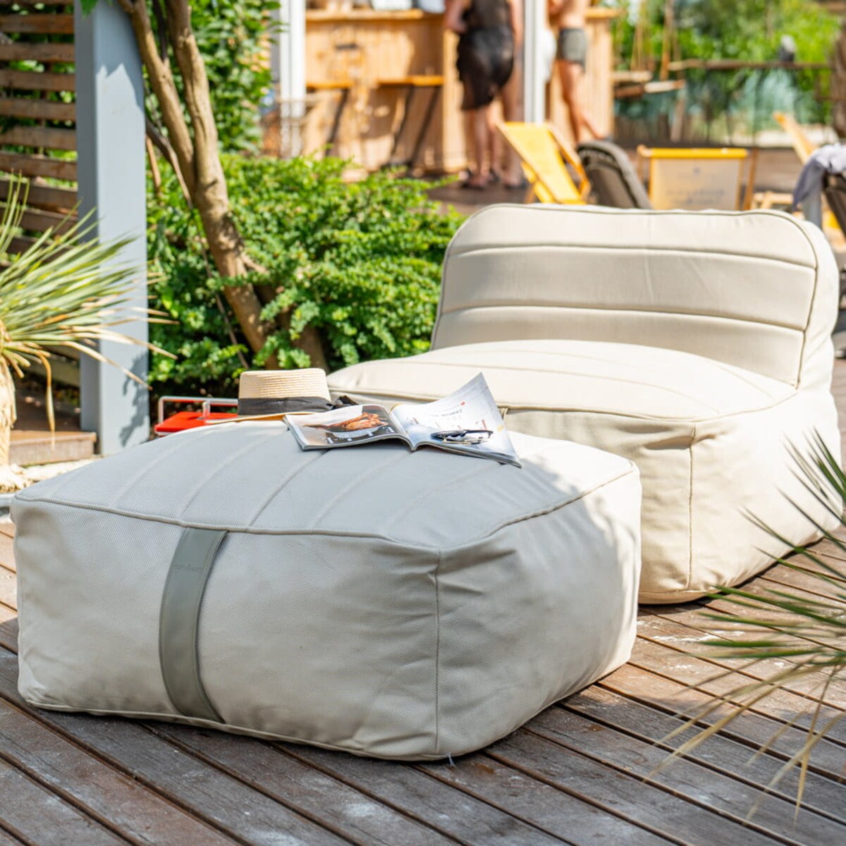 Fotel ogrodowy z podnóżkiem beżowy, sponge, siedzisko