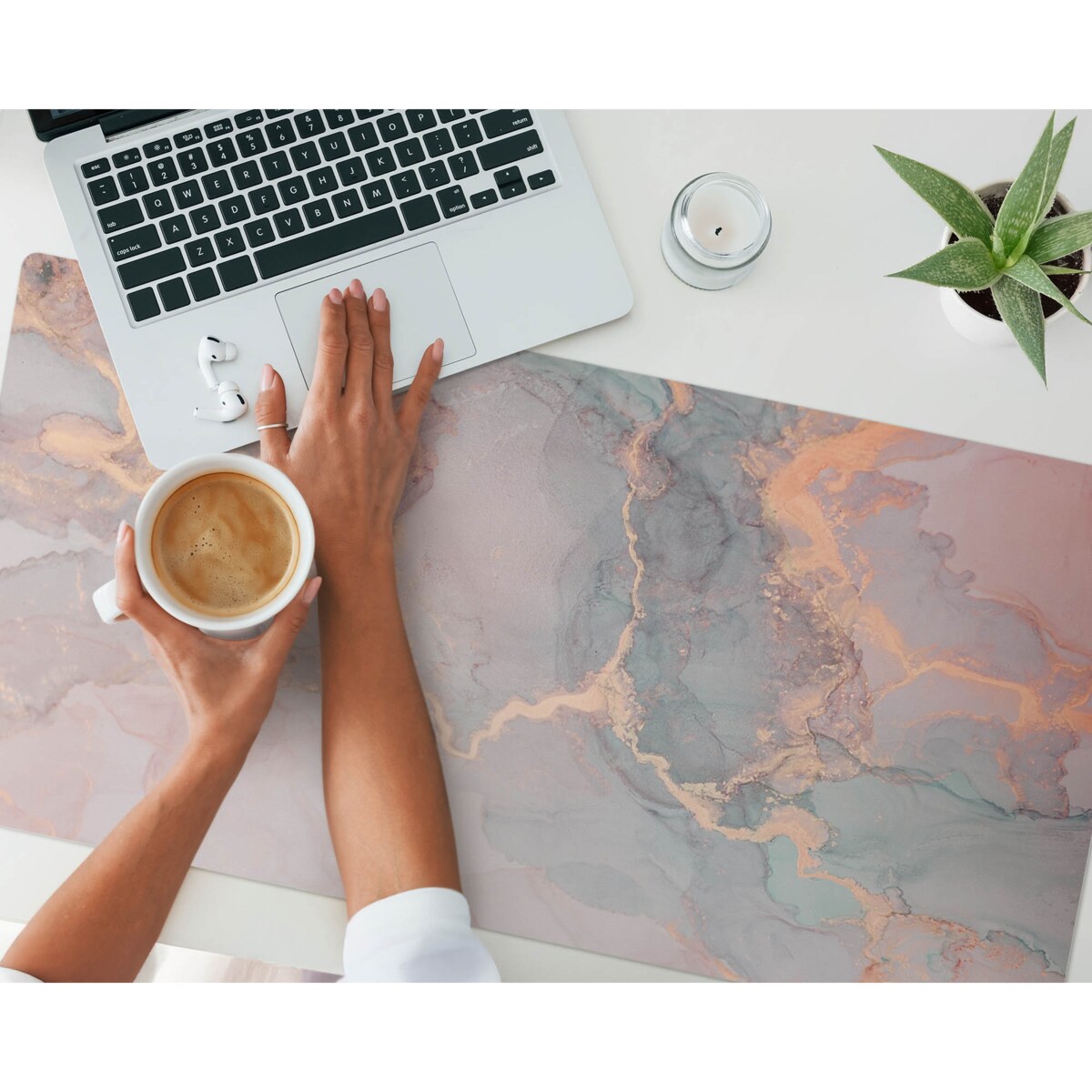 Różowa mata na biurko Abstrakcyjna akwarela, 100x50 cm