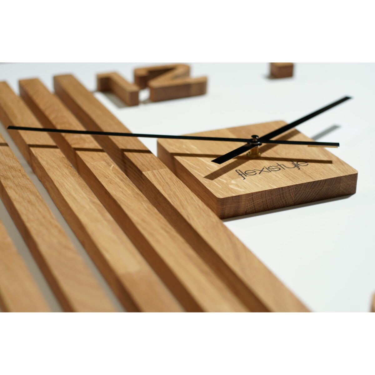 Drewniany zegar ścienny dębowy LAMELE 60cm