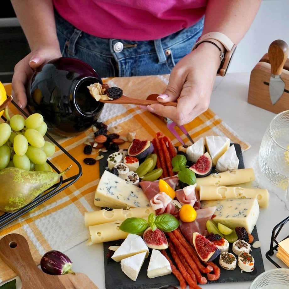 Pojemnik kuchenny z drewnianą łyżeczką na sól przyprawy herbatę ceramika