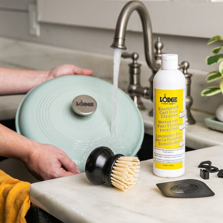 Preparat do czyszczenia żeliwa emaliowanego / Lodge