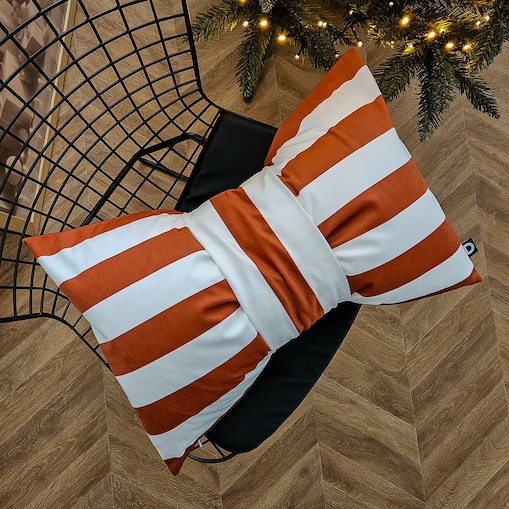 Poduszka XMAS wzór XM57 | Kokarda w paski karmelowa 40 x 60 cm