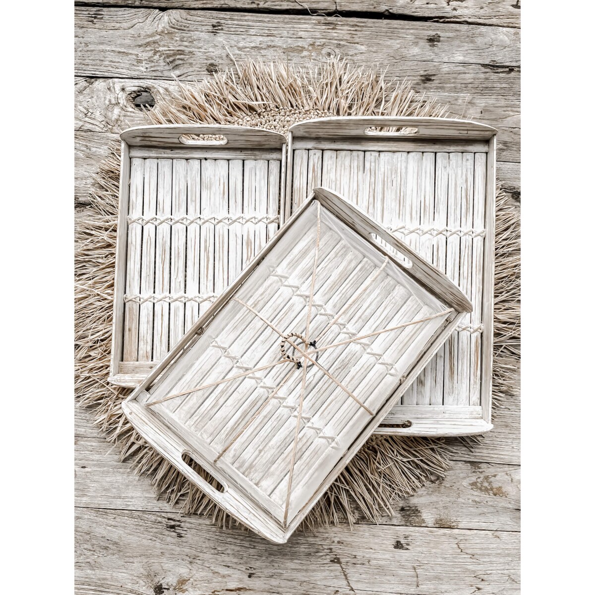 TACA Z POKROWCEM NA JEDZENIE S BIAŁA