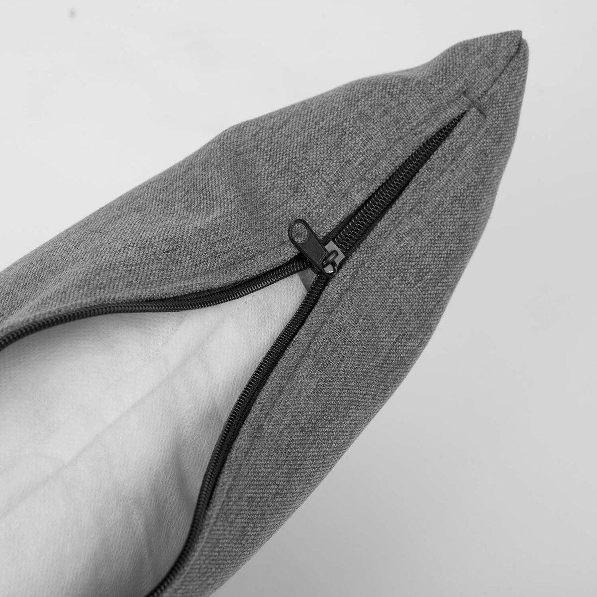 Fotel USZAK z podnóżkiem i poduszką Sofotel szary