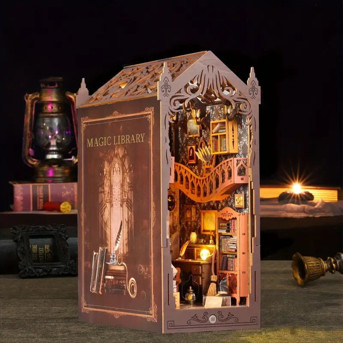 Miniaturowy domek Book Nook - Świat czarodziejów