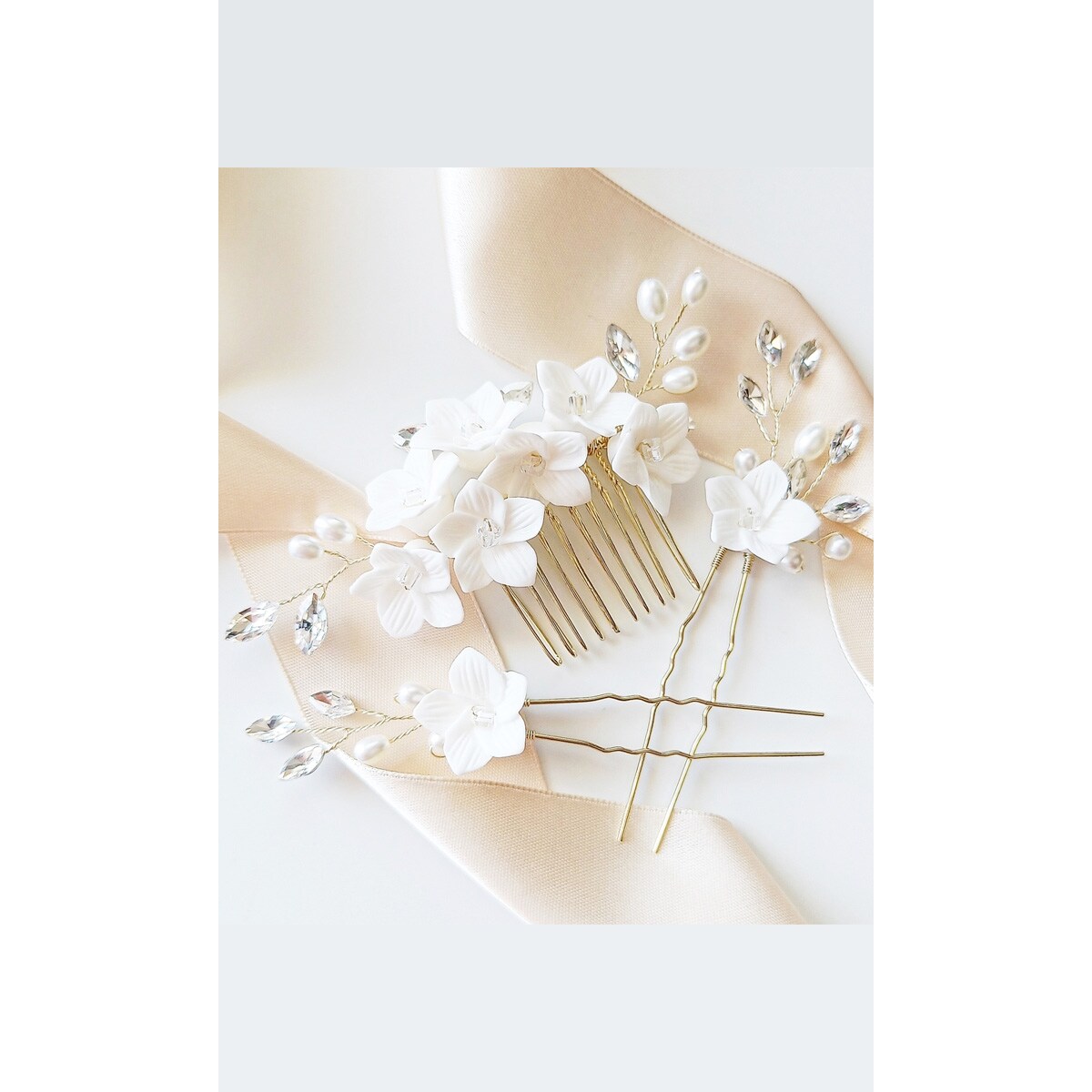 Zestaw złoty grzebyk i wsuwki z kwiatami cyrkoniami i perełkami