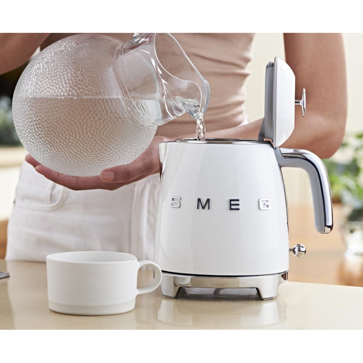 Czajnik elektryczny biały 50's Style, 800 ml, SMEG
