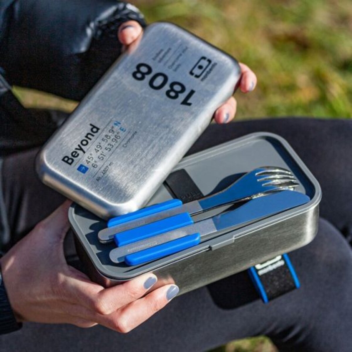 Zestaw sztućców podróżnych (niebieskich) Slim Box Monbento