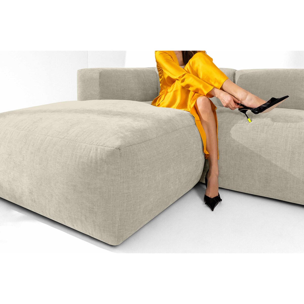 KONSIMO BUFFO Narożnik lewy 3/4-osobowy z wyjątkowo miękkim siedziskiem, kolor ecru