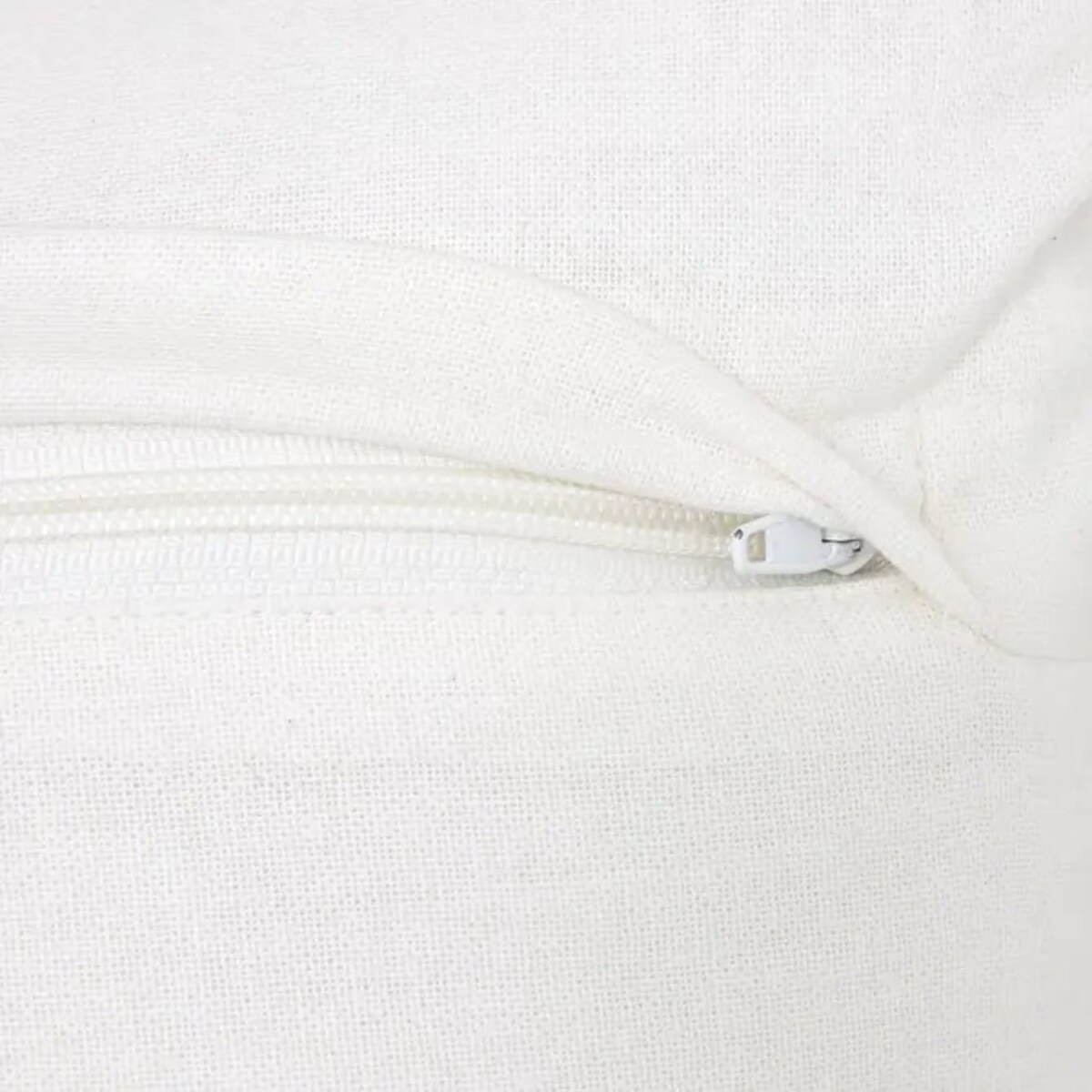 Poduszka dekoracyjna haftowana Oceania 45x45cm biała