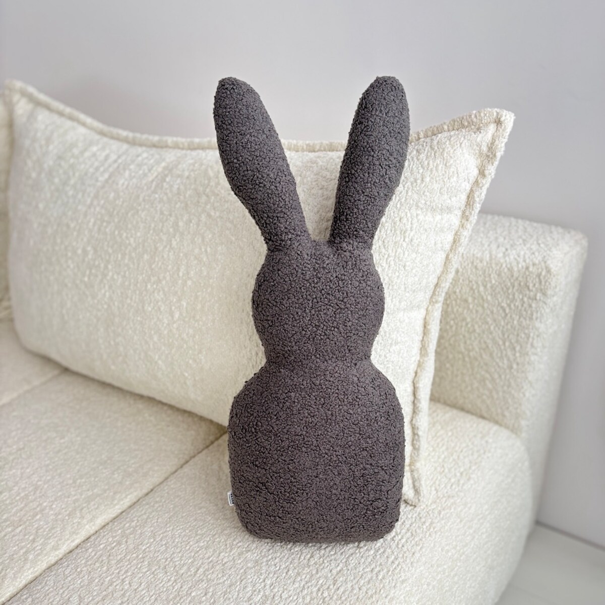 Poduszka minimalistyczny Zając boucle szary