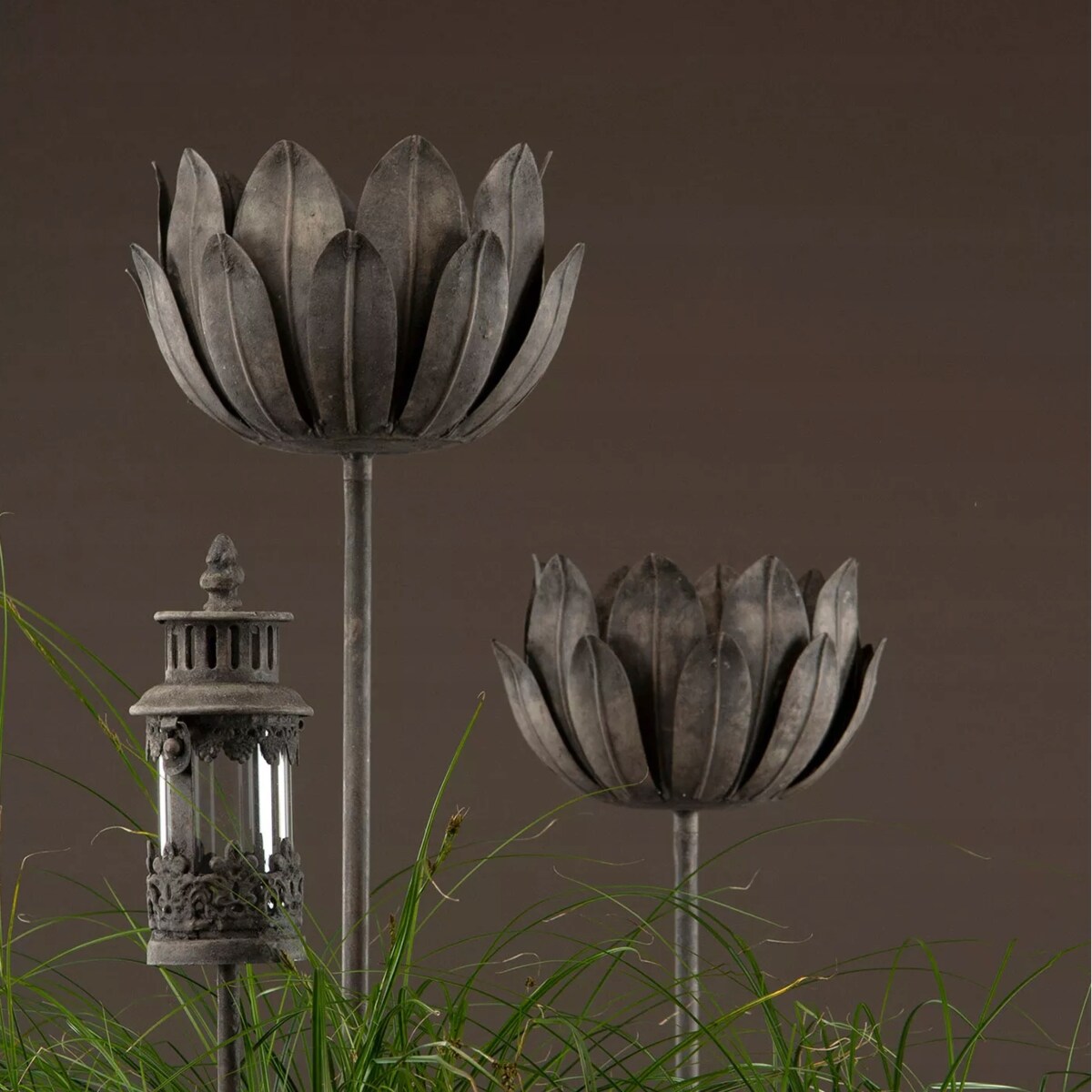 LAMPION ŚWIECZNIK DO OGRODU KWIAT wbijany metalowy rdzoodporny 20cm