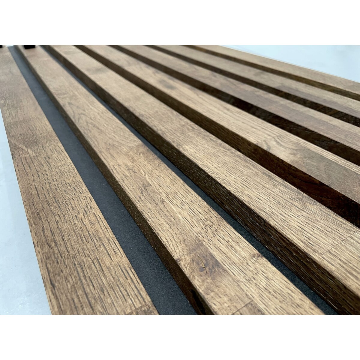 Drewniany wieszak na ubrania Lamele 98cm moduł 40cm brązowy